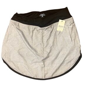 Simply Southern Heather Gray & Black
Athletic Skort Size M NWT